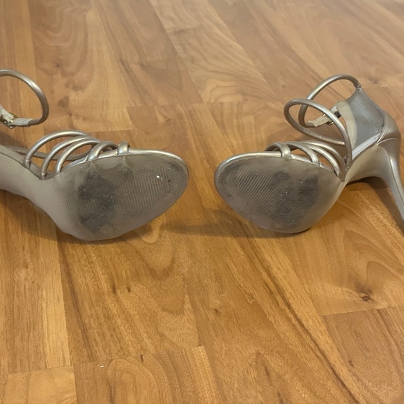 Steve Madden Spiral Heel Sandal (Rose Gold)+ Size 9 US - Picture 3 of 3